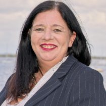 Lisa Brett - Bay Islands Real Estate Agency